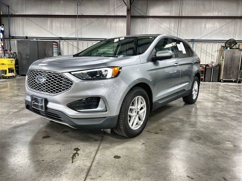 Used 2024 Ford Edge SEL image 4