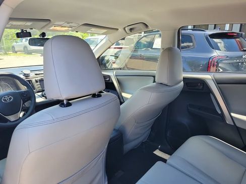 Used 2014 Toyota RAV4 LE FWD image 12