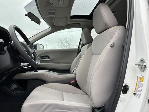 Used 2018 Honda HR-V EX image 11