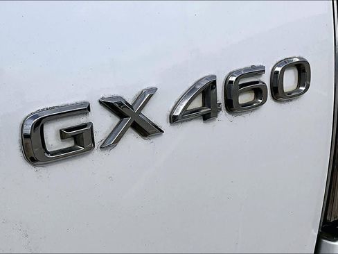 Used 2018 Lexus GX 460 Luxury w/ Preferred Accessory Package AWD/4WD image 10