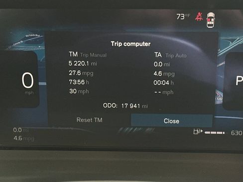 Certified 2025 Volvo XC60 B5 Plus AWD/4WD image 27