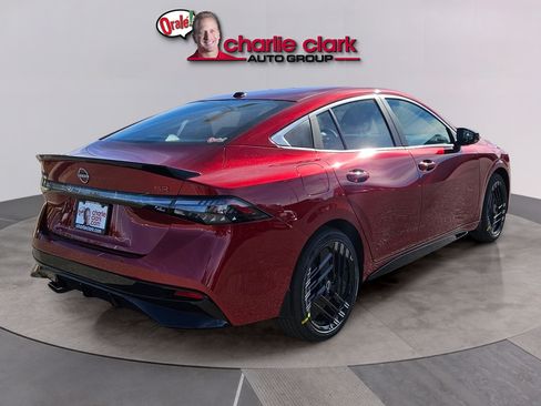 New 2026 Nissan Sentra SR w/ Floor Mat Package FWD image 6