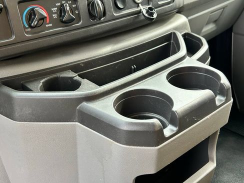 Used 2019 Ford E-350 and Econoline 350 Super Duty RWD image 18