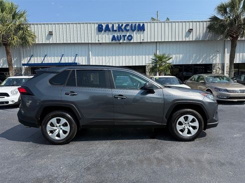 Used 2020 Toyota RAV4 LE FWD image 1
