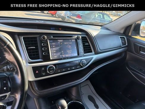 Used 2019 Toyota Highlander XLE image 20