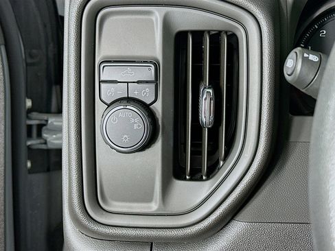 Used 2025 Chevrolet Silverado 1500 Custom image 17