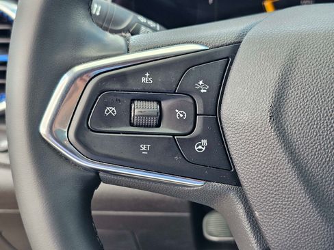 Used 2025 Chevrolet Trax LT w/ Driver Confidence Package FWD image 20