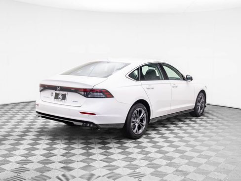 Certified 2025 Honda Accord EX-L image 6