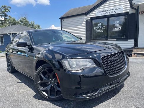 Used 2020 Chrysler 300 Touring w/ Sport Appearance Package RWD image 1