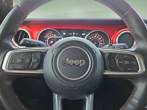 Used 2018 Jeep Wrangler Unlimited Rubicon image 24