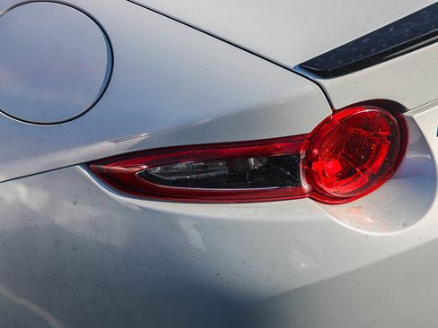 Used 2016 MAZDA MX-5 Miata Club RWD image 11
