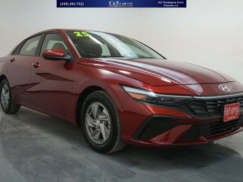 Certified 2025 Hyundai Elantra SE image 1