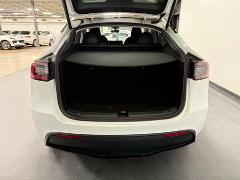 Used 2023 Tesla Model Y Long Range AWD/4WD image 17