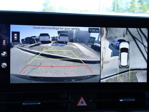 Used 2025 Kia Sportage SX image 35