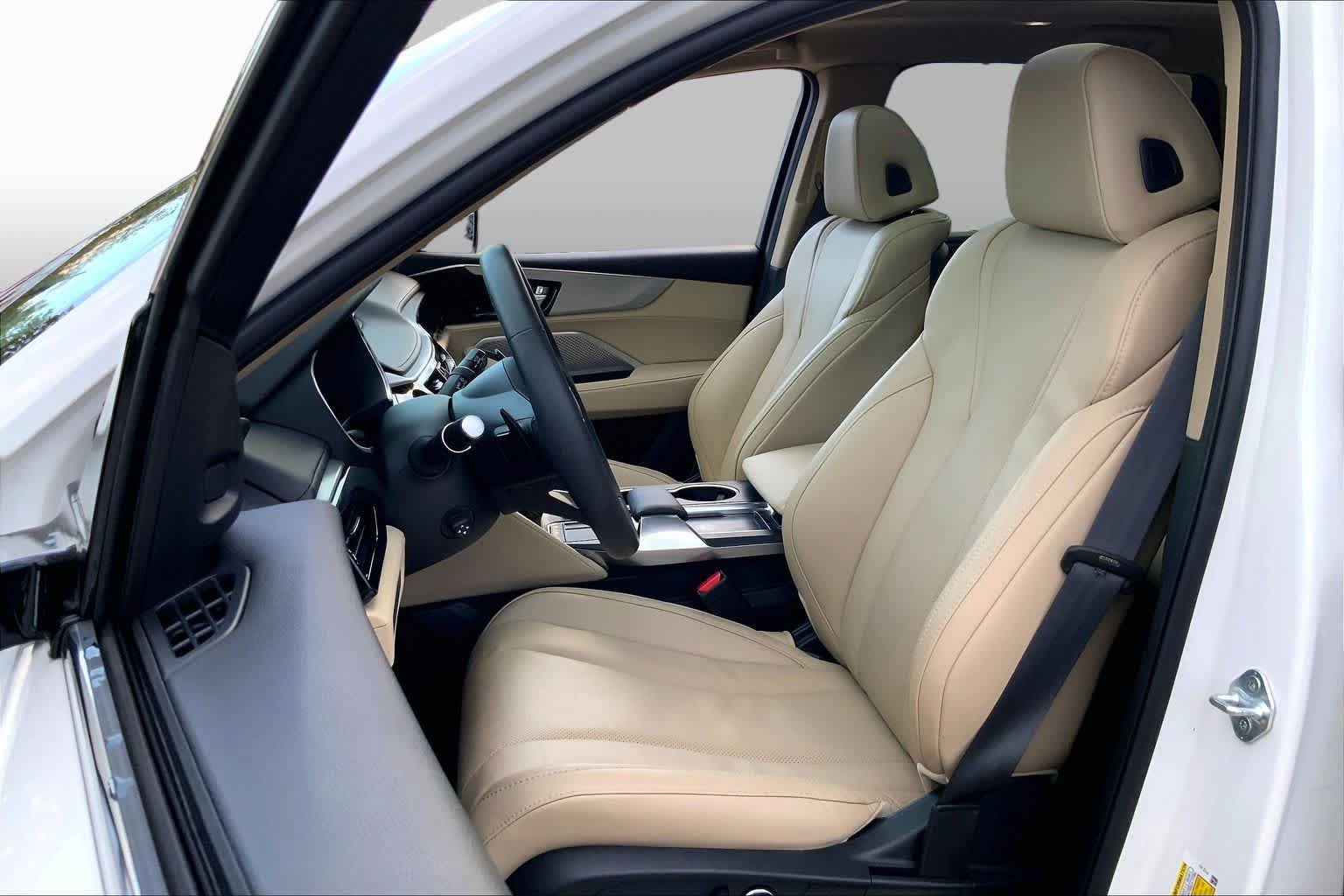 Used 2024 Acura MDX w/ Technology Package FWD image 8
