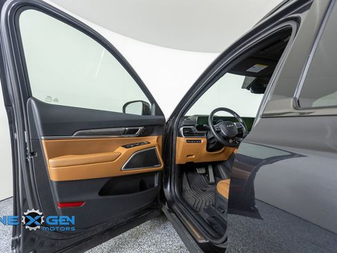 Used 2025 Kia Telluride SX X-Line AWD/4WD image 9