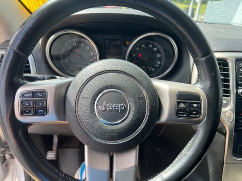Used 2011 Jeep Grand Cherokee Laredo AWD/4WD image 19
