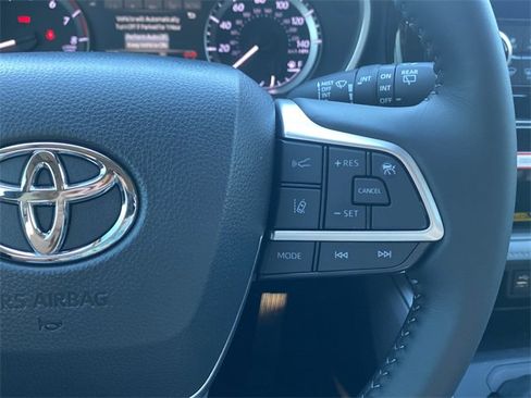 New 2026 Toyota Highlander XLE image 20