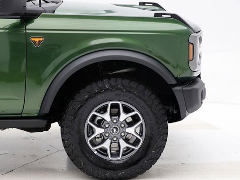 Used 2025 Ford Bronco Badlands image 4