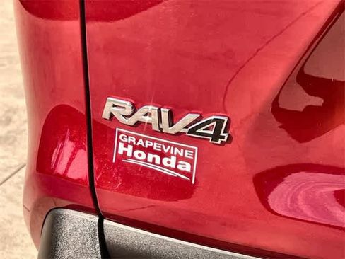 Used 2025 Toyota RAV4 XLE Premium image 8