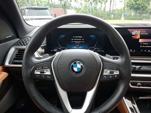 Used 2024 BMW X5 xDrive50e w/ Premium Package AWD/4WD image 20