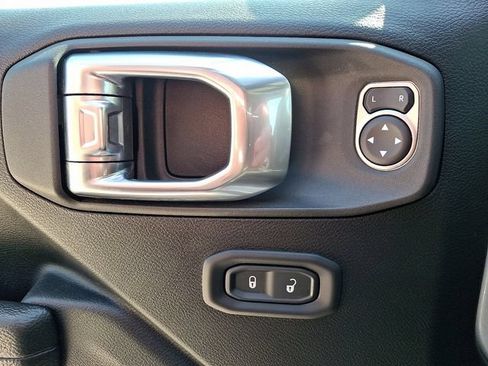 Used 2022 Jeep Wrangler Unlimited Sport AWD/4WD image 22