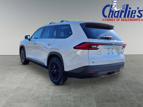 Used 2024 Toyota Grand Highlander XLE image 5