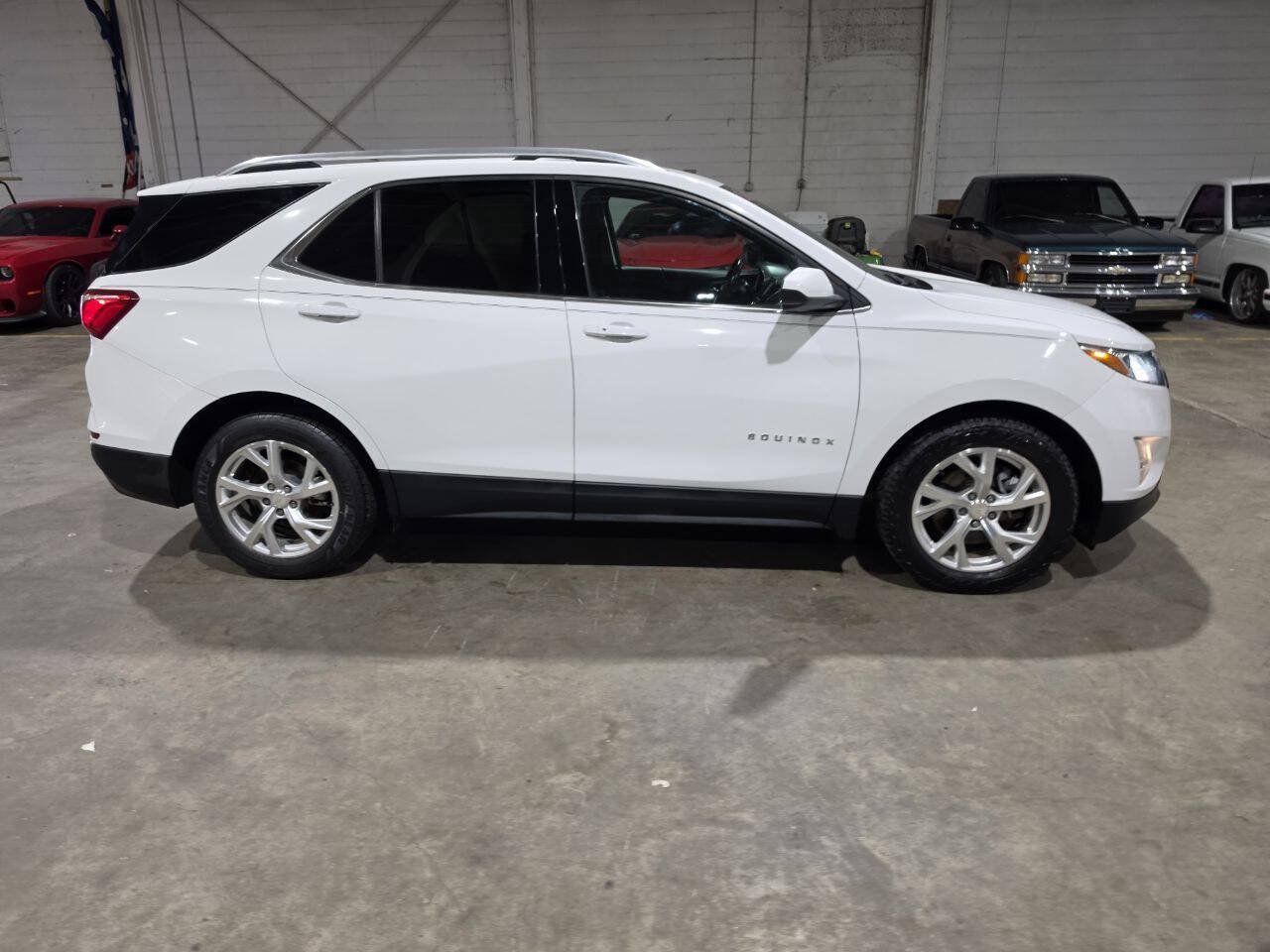 Used 2020 Chevrolet Equinox LT FWD image 14