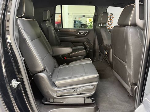 Used 2021 Chevrolet Suburban Premier AWD/4WD image 16