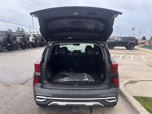 Used 2021 Kia Seltos SX w/ SX Sunroof Package AWD/4WD image 16