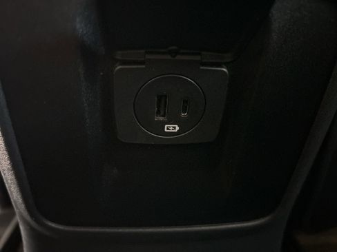 Used 2023 Ford Bronco Badlands image 15