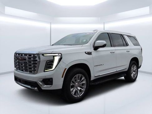Used 2025 GMC Yukon Denali RWD image 7