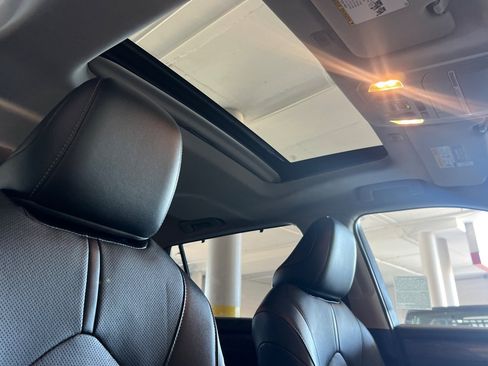 Used 2023 Toyota Highlander Limited image 16