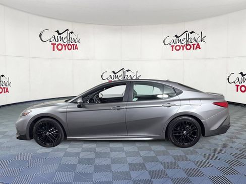 Used 2025 Toyota Camry SE FWD image 5