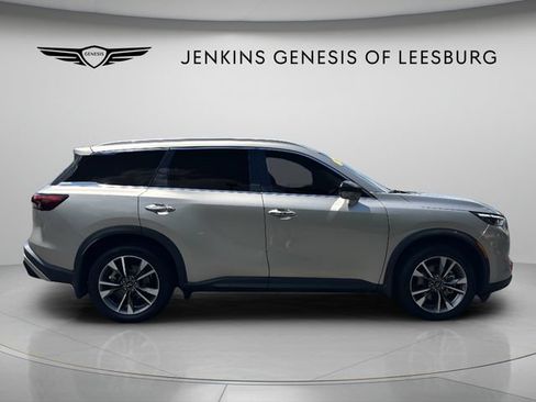 Used 2023 INFINITI QX60 Luxe w/ Cargo Package FWD image 3
