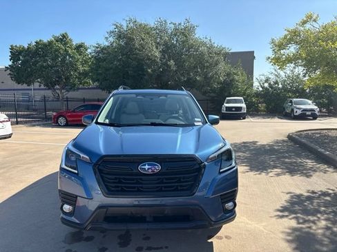 Used 2023 Subaru Forester Premium AWD/4WD image 2