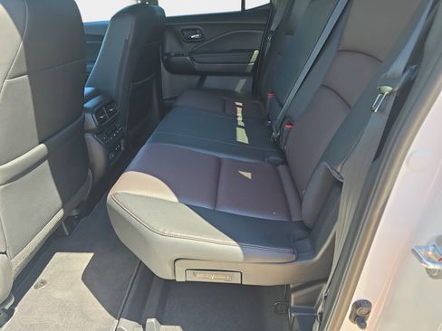 Used 2024 Honda Ridgeline Black Edition image 11