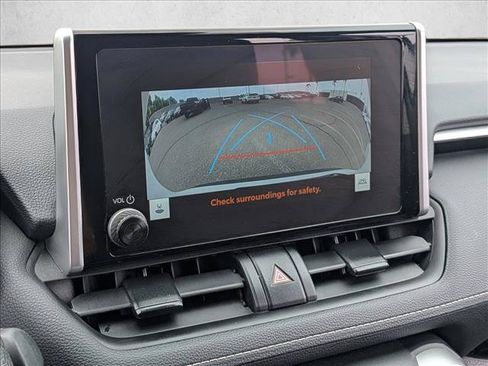 Used 2025 Toyota RAV4 XLE FWD image 18