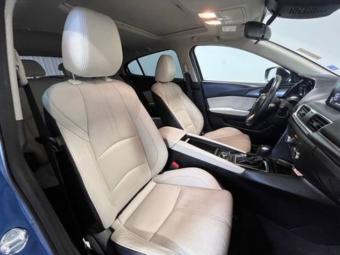 Used 2018 MAZDA MAZDA3 Grand Touring image 10