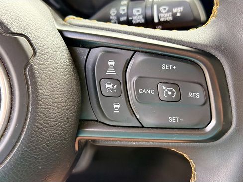 Used 2024 Jeep Wrangler Unlimited AWD/4WD image 16
