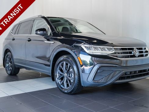 Used 2024 Volkswagen Tiguan SE AWD/4WD image 1