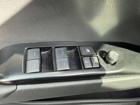 Used 2025 Toyota Camry LE image 18