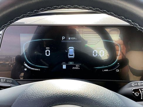 Used 2024 Kia Sportage EX image 18