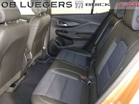 Certified 2025 Buick Envista Preferred w/ Convenience I Package FWD image 10