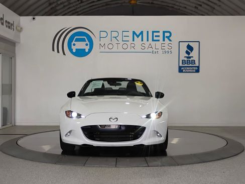 Used 2021 MAZDA MX-5 Miata Sport RWD image 2