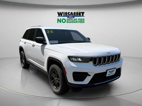 Used 2023 Jeep Grand Cherokee Laredo AWD/4WD image 1