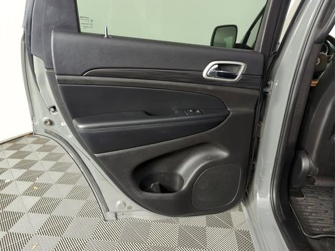 Used 2021 Jeep Grand Cherokee Laredo X image 26