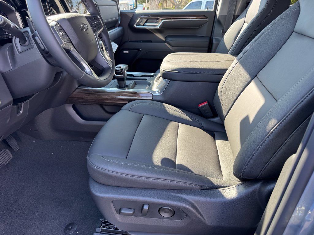 New 2026 Chevrolet Silverado 1500 LT Trail Boss w/ LT Trail Boss Premium Package AWD/4WD image 17