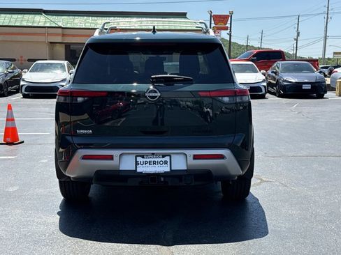 Certified 2025 Nissan Pathfinder Platinum w/ Cargo Package FWD image 4