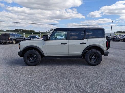 New 2025 Ford Bronco Outer Banks w/ Black Appearance Package image 7